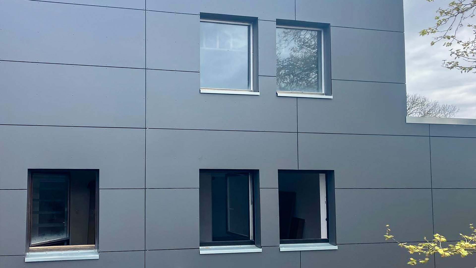 DAHOTEC Background Dach- und Holzbauarbeiten Fassadenbau DAHOTEC - Fassadenbau